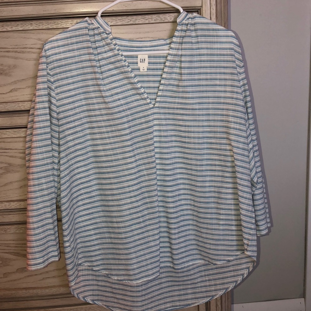 Women's gap shirt